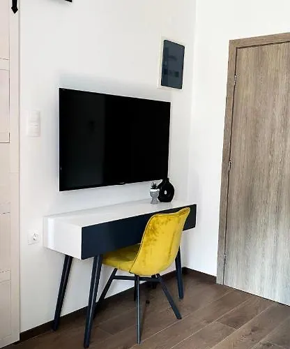 Modern Tiny House In Volos